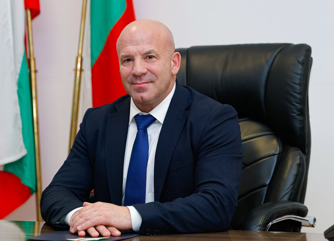 Енчо Керязов и стадиона на ЦСКА